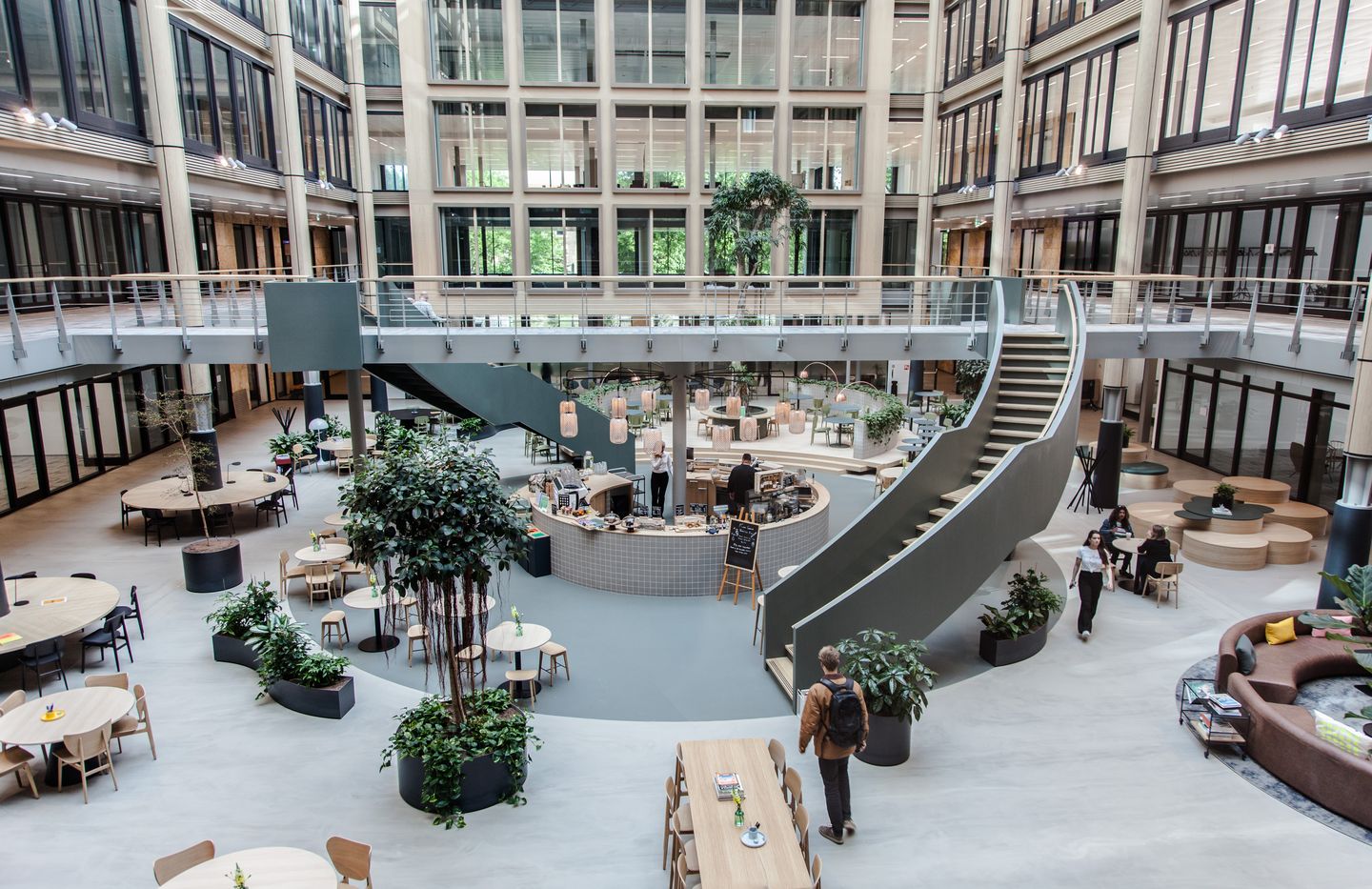 Bekijk foto 5 van Fred. Roeskestraat 100