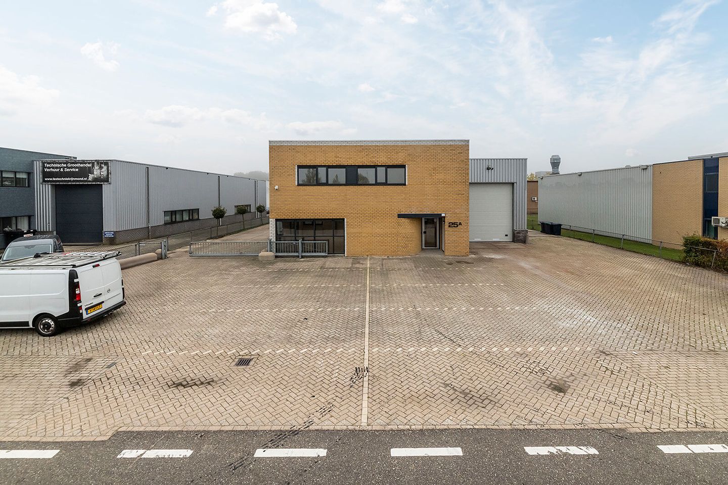 Bekijk foto 5 van Plaza 25-a