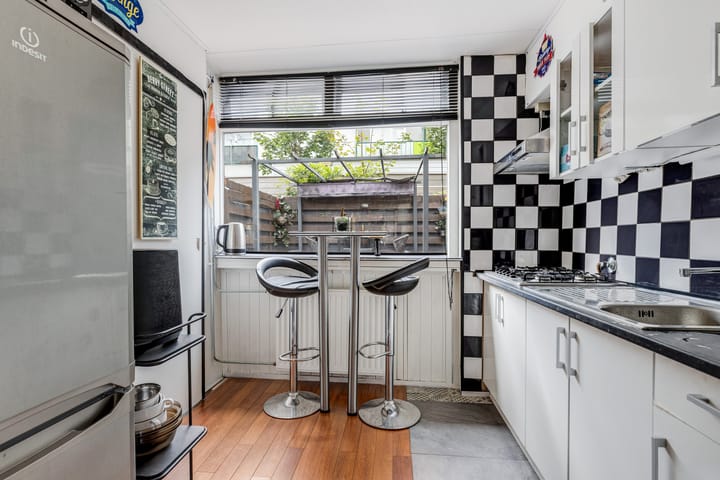 Photo 14 of Oosterstraat 74