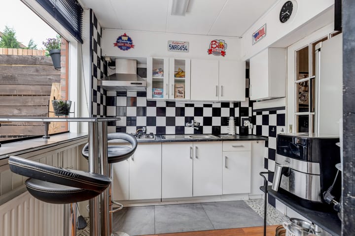 Photo 15 of Oosterstraat 74