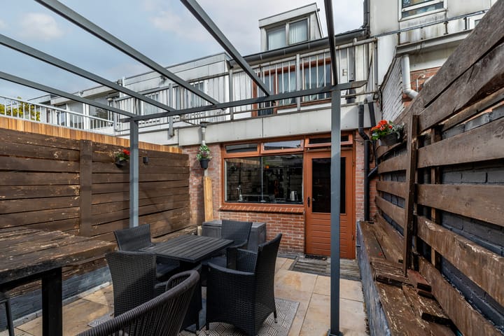 Photo 35 of Oosterstraat 74