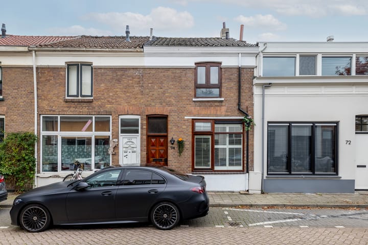 Photo 39 of Oosterstraat 74