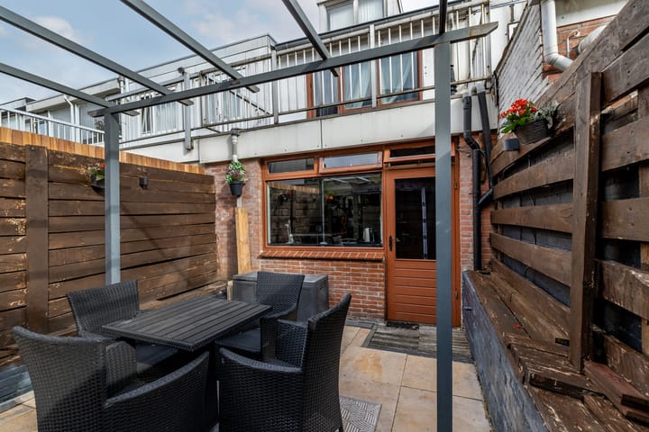 Photo 36 of Oosterstraat 74