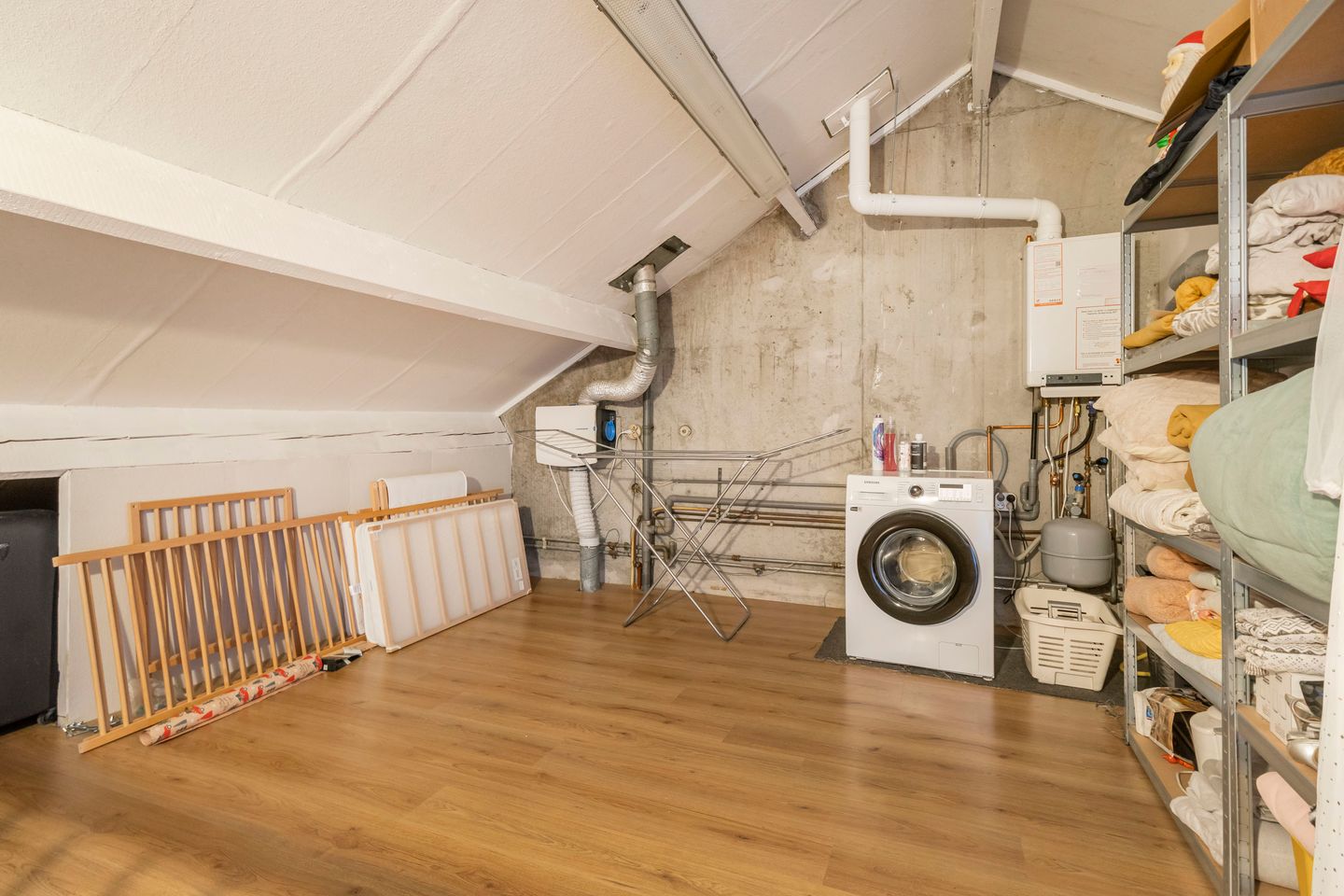 Foto 25 van Helmondstraat 136