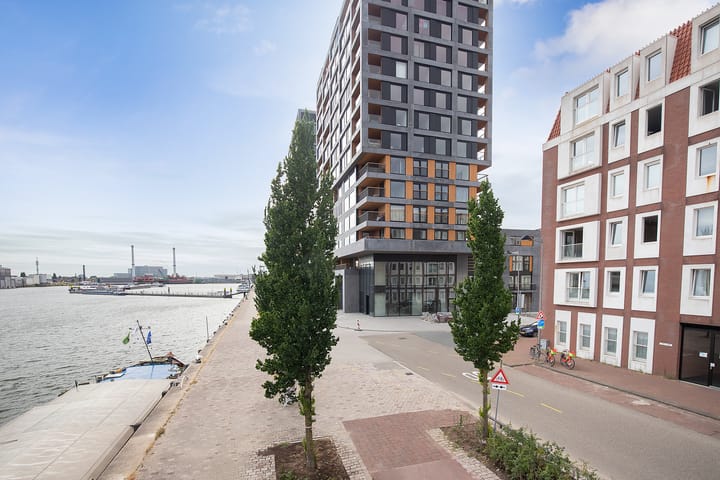 Foto 3 van Maashaven N.z. 637