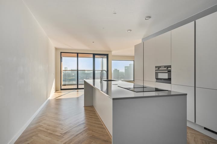 Foto 8 van Maashaven N.z. 637