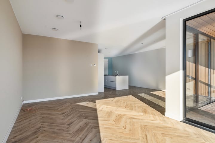 Foto 12 van Maashaven N.z. 637