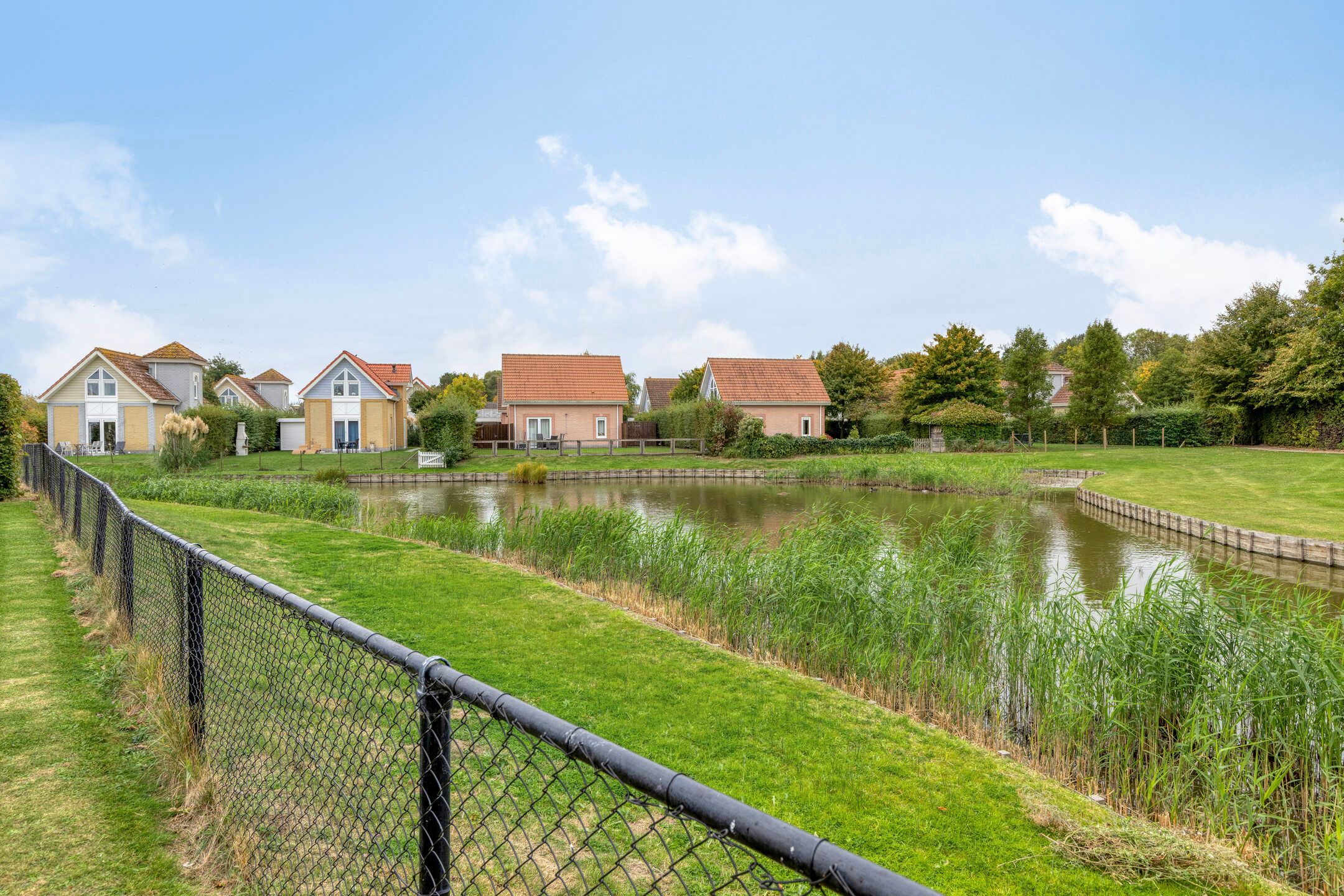 8-bedroom freehold villa in Kamperland — photo 4 of 5