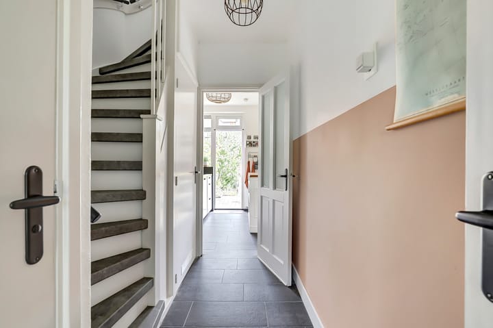 Photo 7 of Willemstraat 241