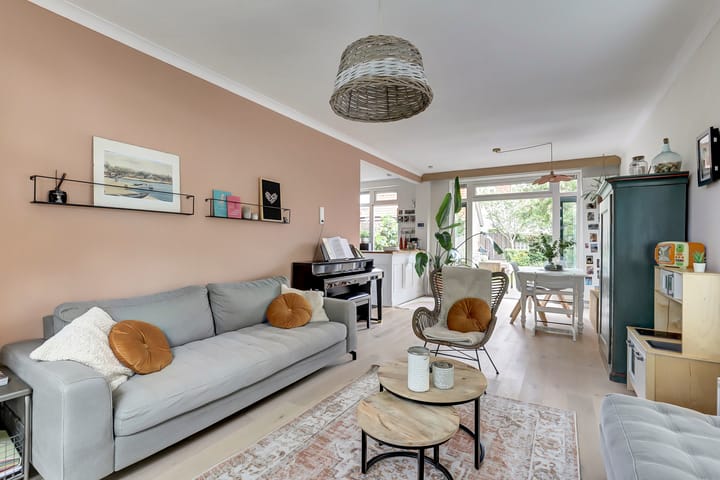 Photo 10 of Willemstraat 241