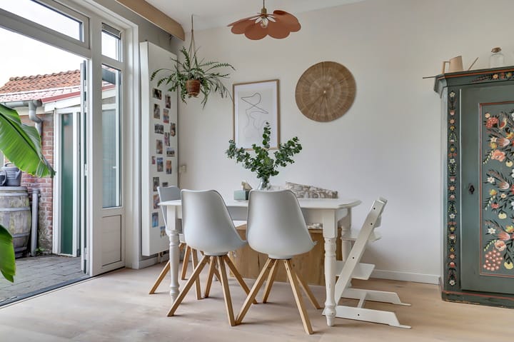 Photo 14 of Willemstraat 241