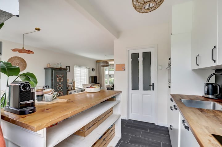 Photo 16 of Willemstraat 241