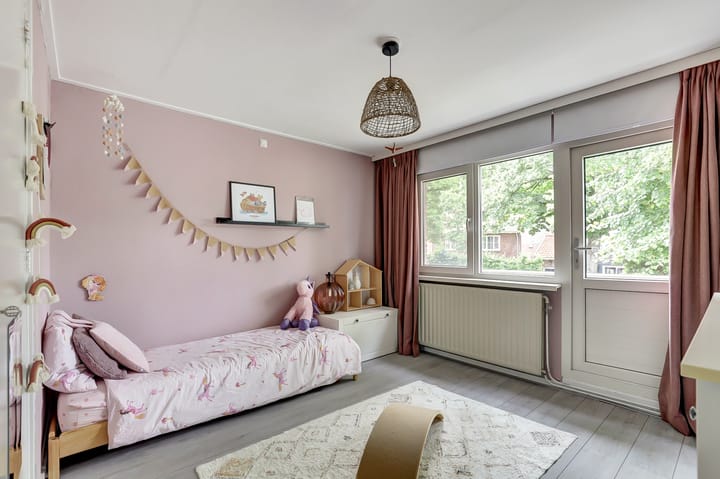 Photo 20 of Willemstraat 241