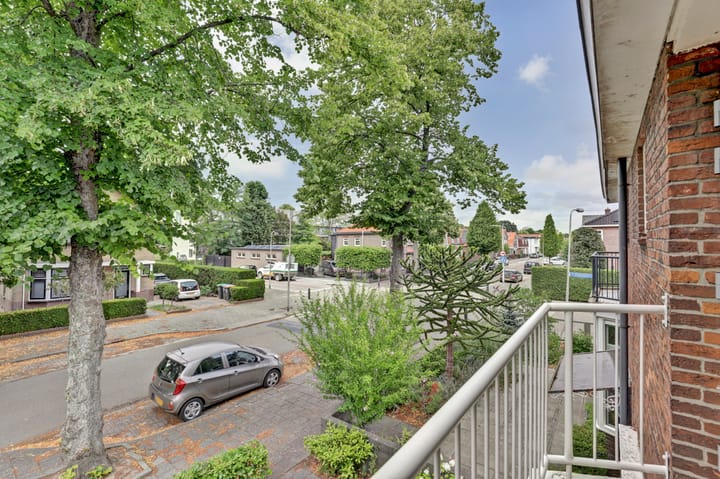 Photo 30 of Willemstraat 241