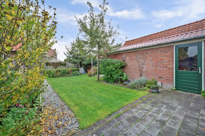 Photo 34 of Willemstraat 241