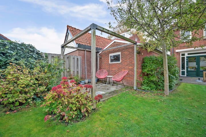 Photo 37 of Willemstraat 241