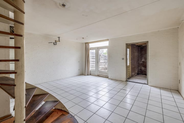 Photo 7 of Karekiet 49