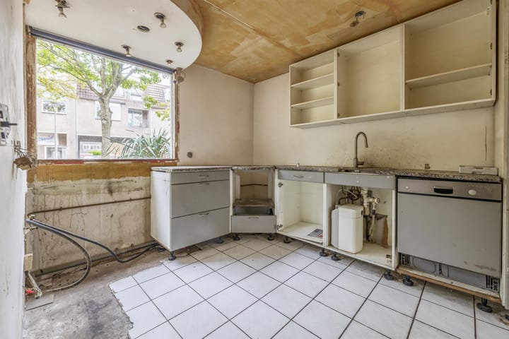 Photo 9 of Karekiet 49