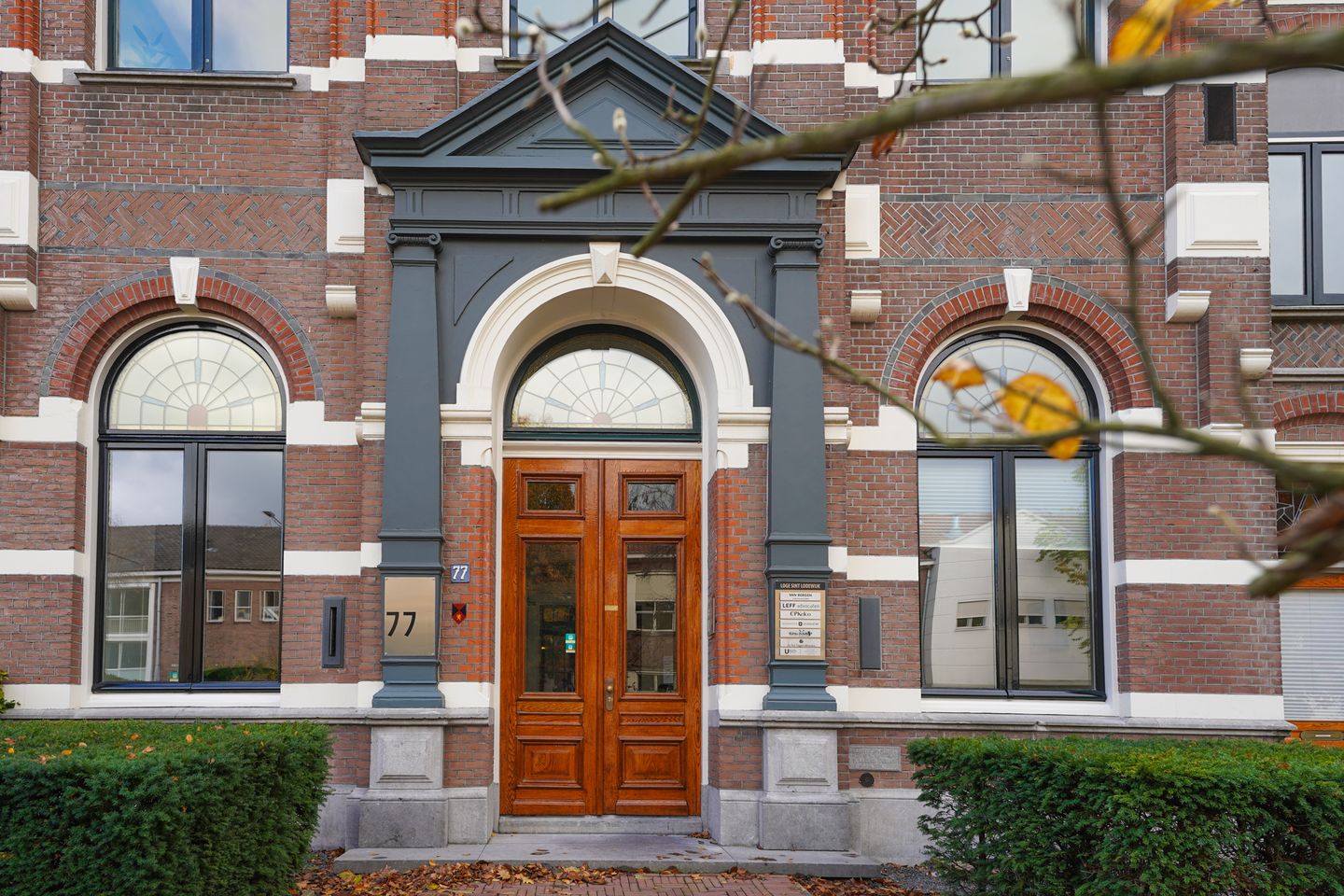 Bekijk foto 2 van Waldeck Pyrmontsingel 77
