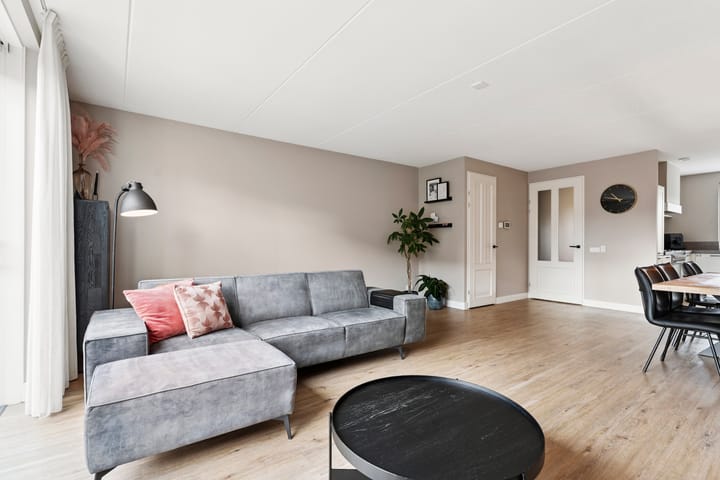 Foto 13 van Nobellaan 36