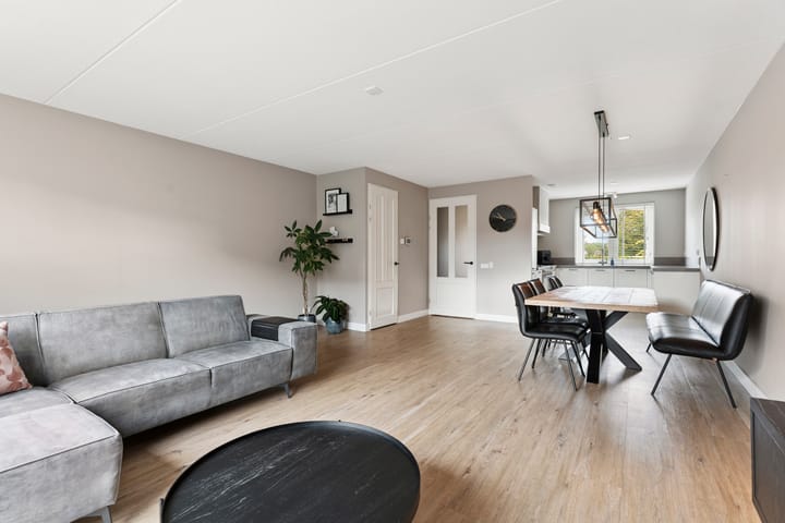 Foto 14 van Nobellaan 36