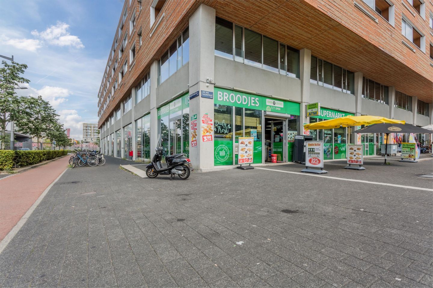 Foto 35 van Rinus Michelslaan 159