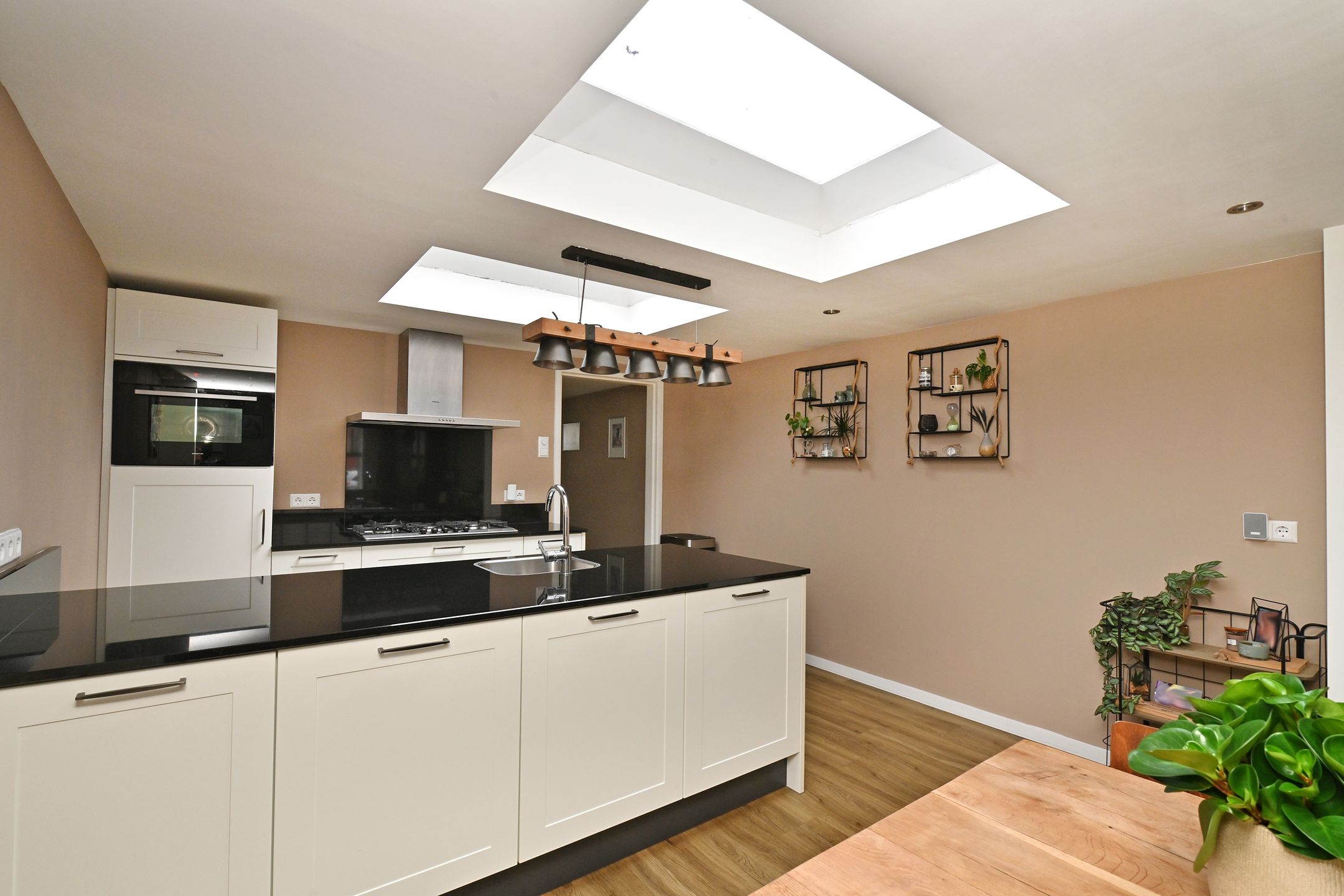 Photo 15 of Rozenstraat 5