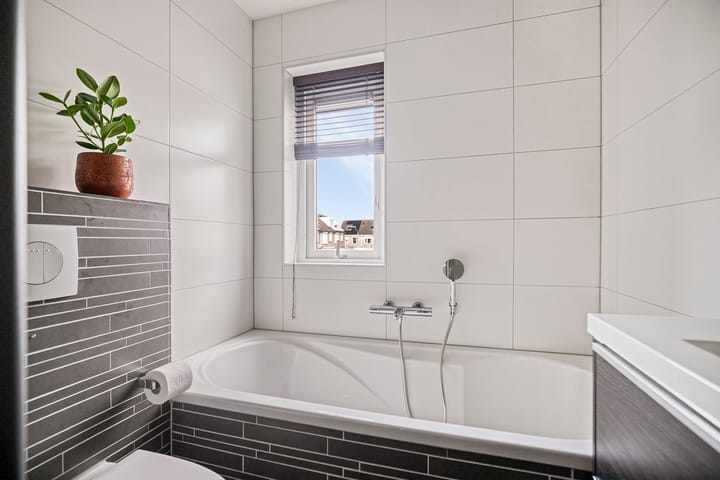 Photo 19 of Klaproosstraat 47