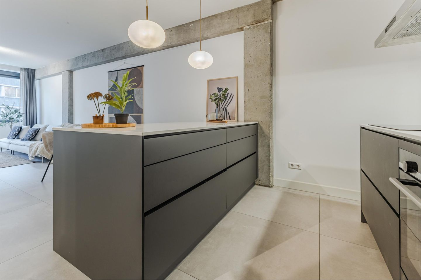 Foto 19 van Van Vollenhovenstraat 3-131