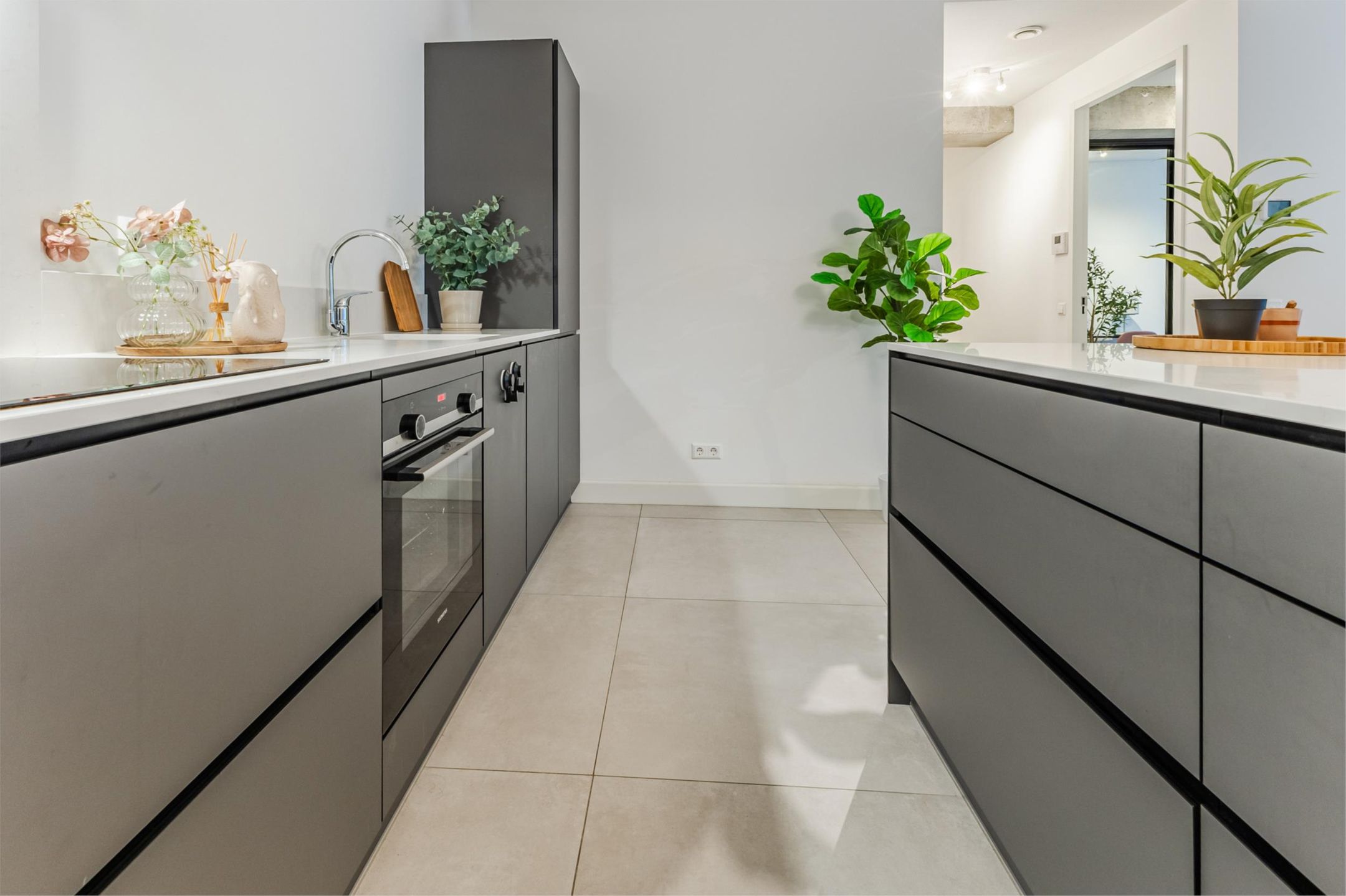 Foto 21 van Van Vollenhovenstraat 3-131