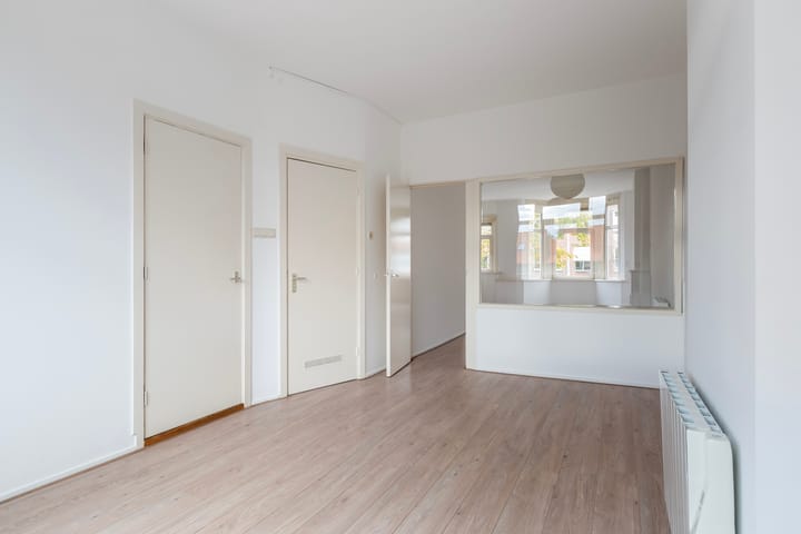 Foto 7 van Strevelsweg 118-B01