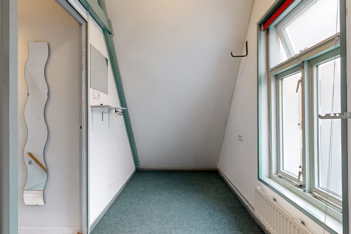 Photo 8 of Oostwouder Dorpsstraat 85