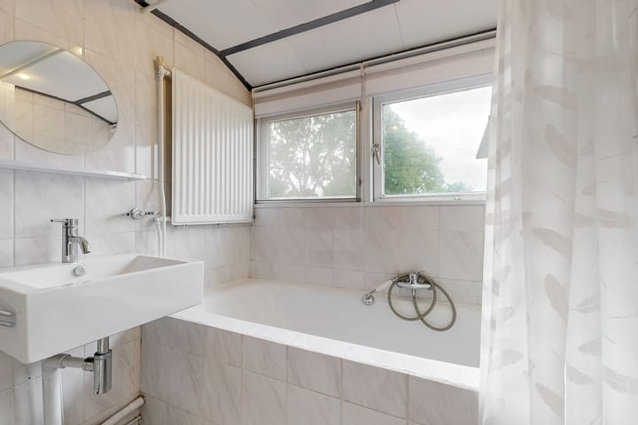 Photo 14 of Oostwouder Dorpsstraat 85