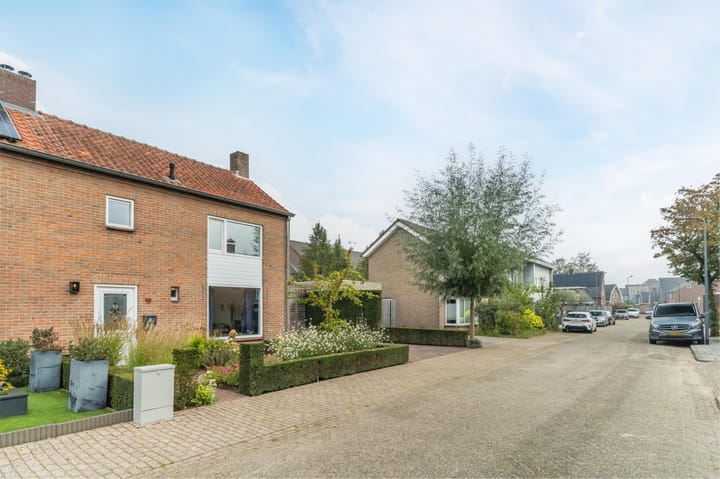 Photo 46 of Dahliastraat 10