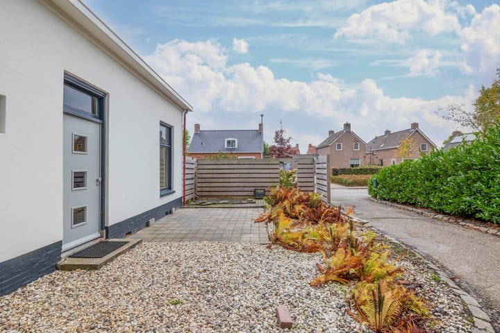 Foto 28 van Allersmaweg 6