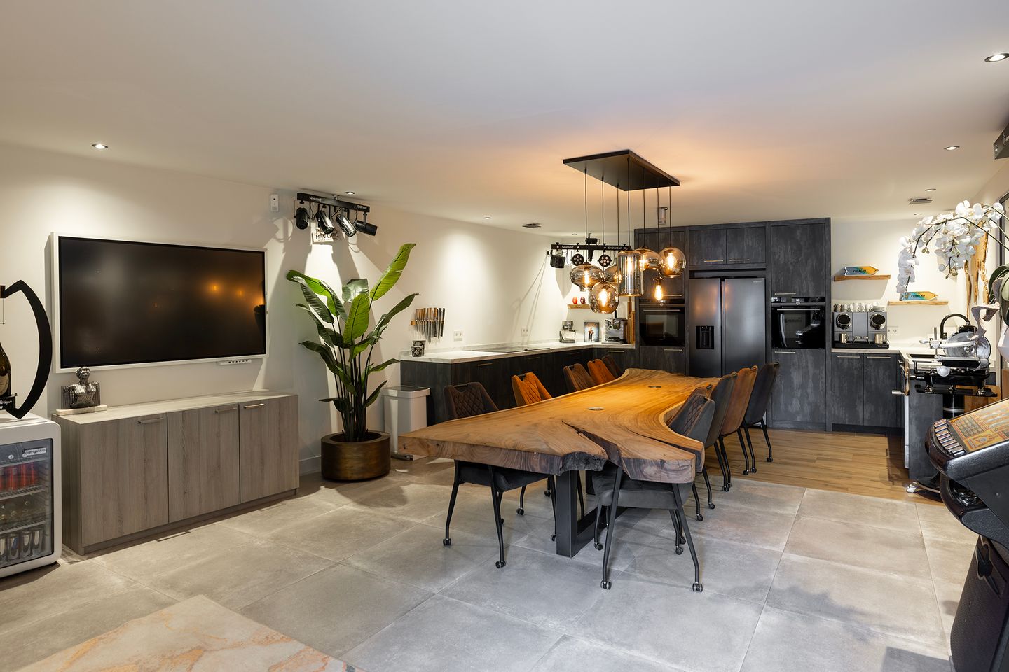 Foto 25 van Hogeweg 75