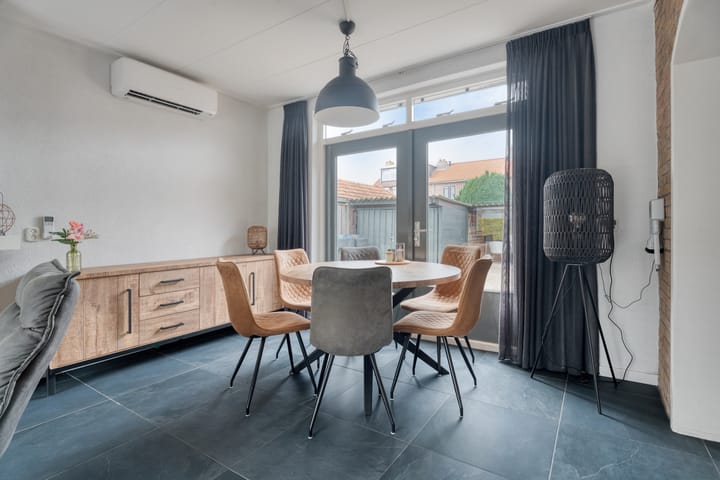 Foto 12 van Julianastraat 9