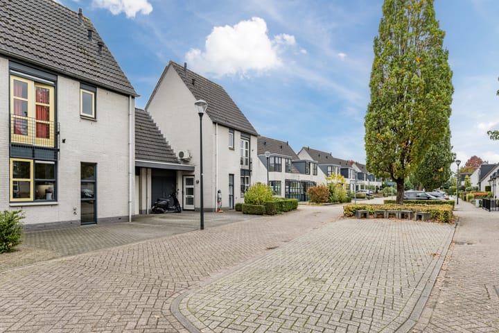 Photo 42 of Mincerstraat 47