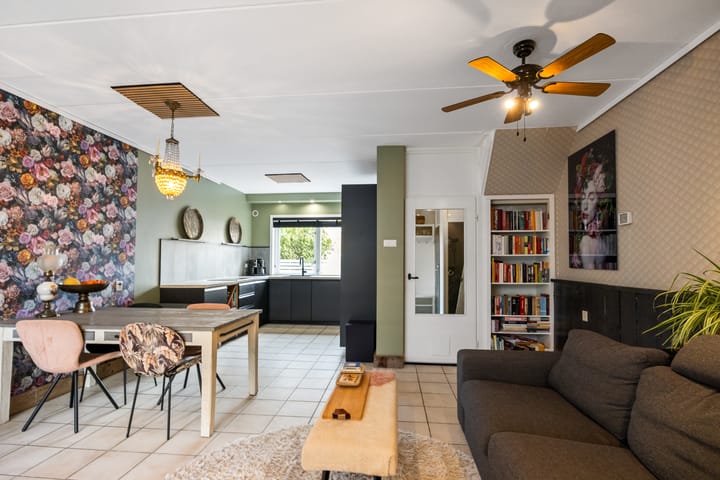 Photo 7 of Julianastraat 49