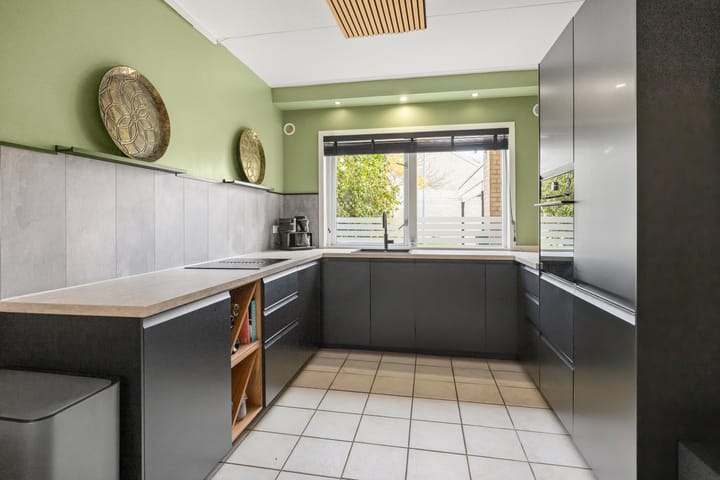 Photo 8 of Julianastraat 49