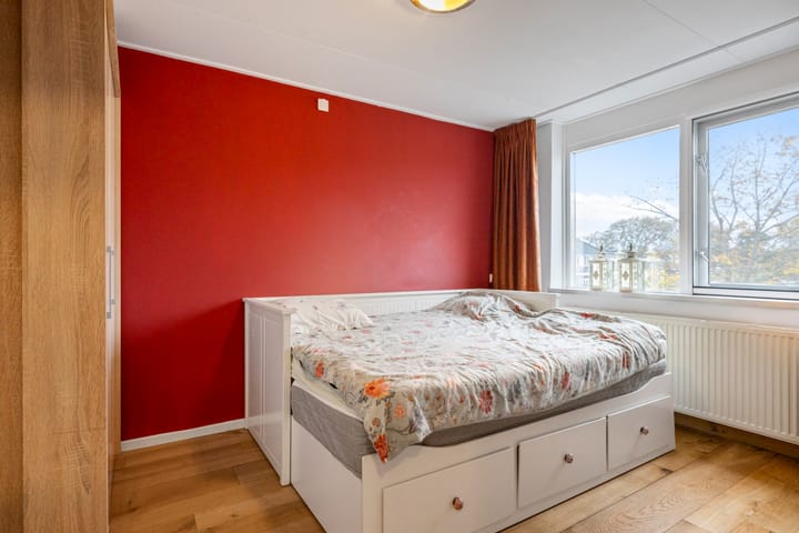 Photo 21 of Julianastraat 49