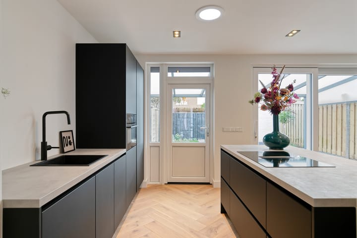 Foto 14 van James Ensorlaan 5