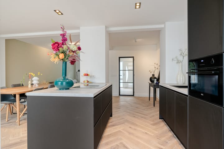 Foto 15 van James Ensorlaan 5