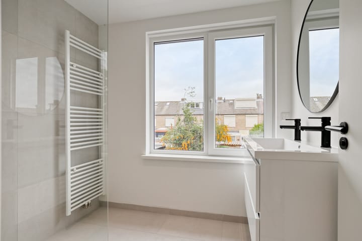 Foto 21 van James Ensorlaan 5