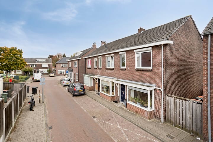 Photo 31 of Esdoornstraat 9