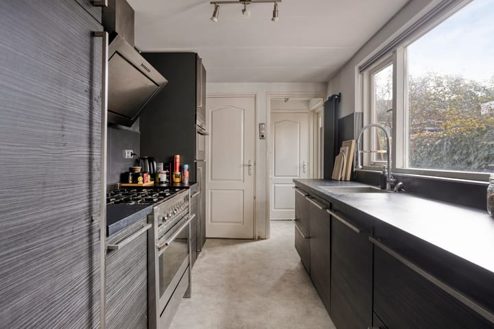 Photo 3 of Esdoornstraat 9