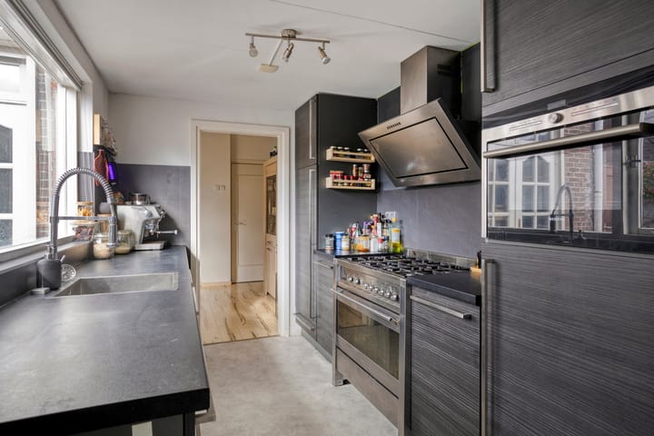 Photo 10 of Esdoornstraat 9