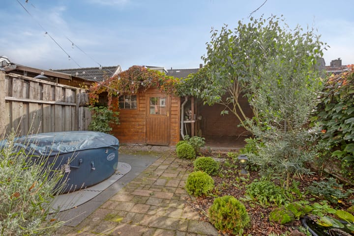 Photo 26 of Esdoornstraat 9