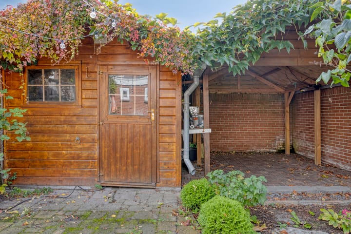 Photo 27 of Esdoornstraat 9