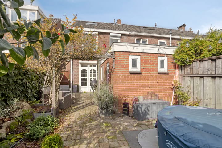 Photo 28 of Esdoornstraat 9